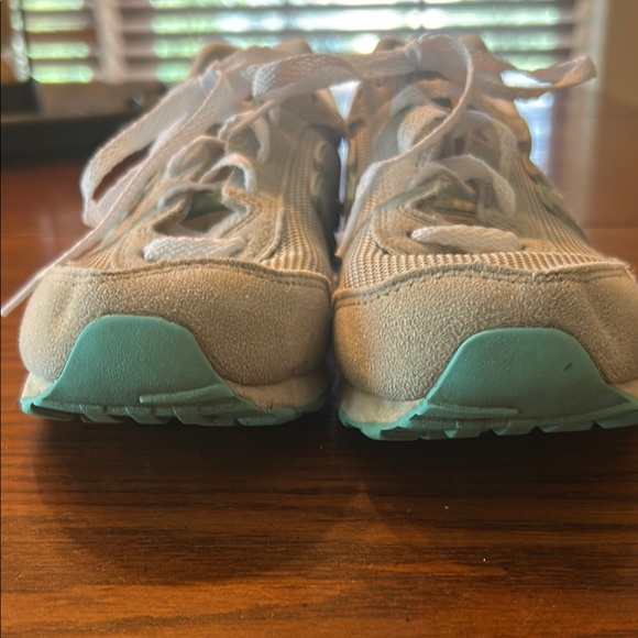 New Balance Gray and Green Retro Sneakers - Picture 7 of 7